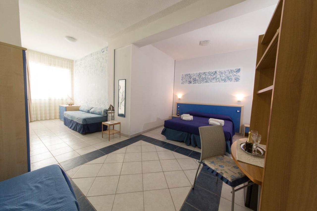 Lewis Rooms Poetto Beach Cagliari Extérieur photo