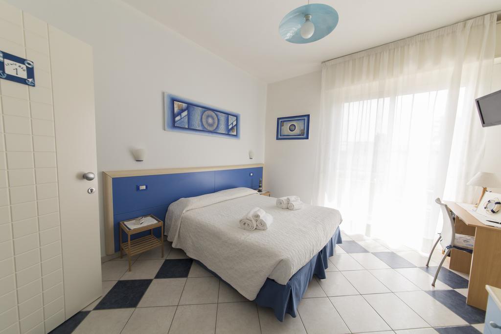Lewis Rooms Poetto Beach Cagliari Extérieur photo
