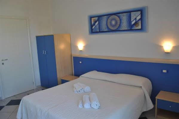 Lewis Rooms Poetto Beach Cagliari Extérieur photo