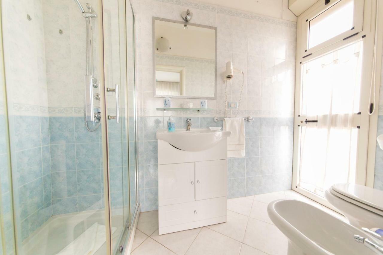 Lewis Rooms Poetto Beach Cagliari Extérieur photo
